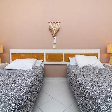 One-bedroom In Old Town With Pool Apartment *