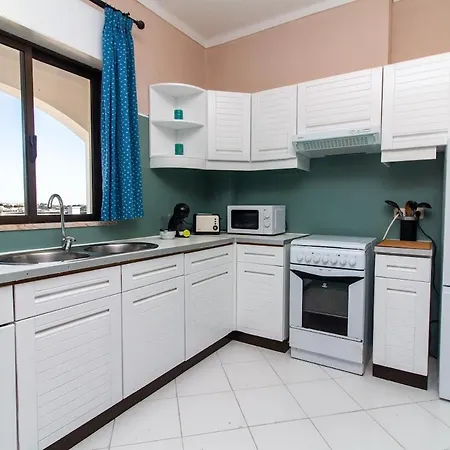 One-bedroom In Old Town With Pool شقة