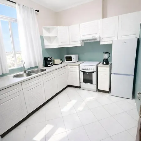 شقة One-bedroom In Old Town With Pool