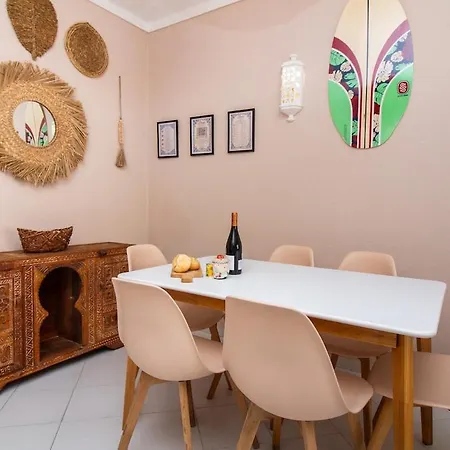 One-bedroom In Old Town With Pool شقة *
