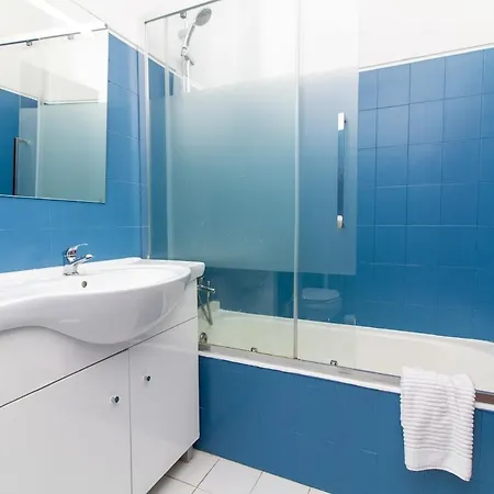 One-bedroom In Old Town With Pool *