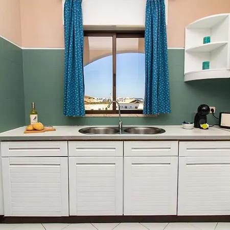 One-bedroom In Old Town With Pool