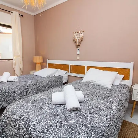 One-bedroom In Old Town With Pool *